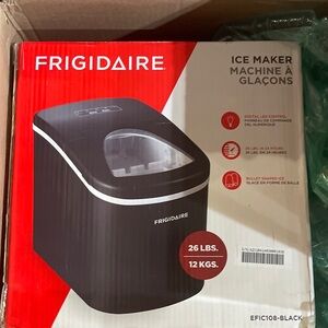 Frigidaire ice maker brand new